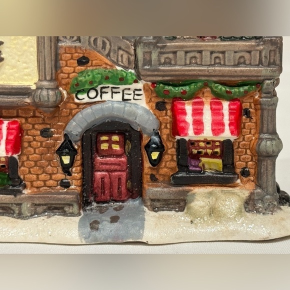 Windham Heights 2005 Coffee Shop Christmas Village Miniature Building Light Up - Picture 7 of 11